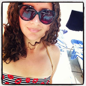 Meet your Posher, Daniella